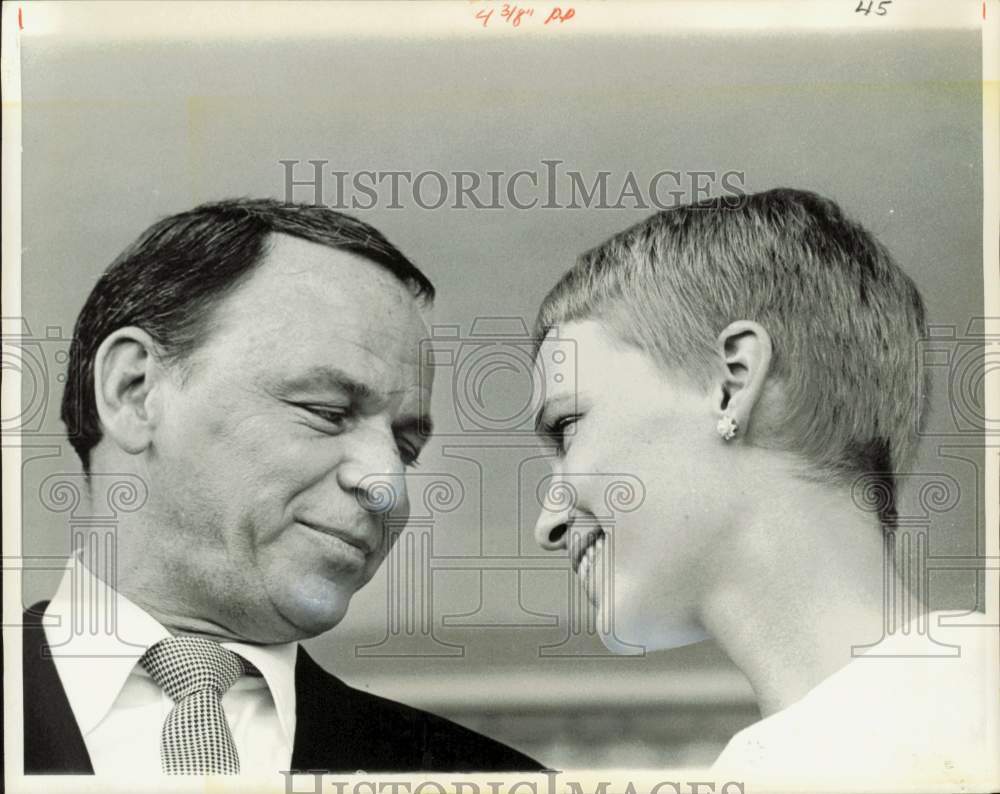 1966 Press Photo Mr. & Mrs. Frank Sinatra wedding at The Sands Hotel, Las Vegas