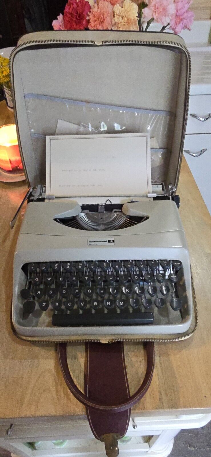 Vintage 1960\'s Underwood 18 Typewriter - Made in Italy - Works
