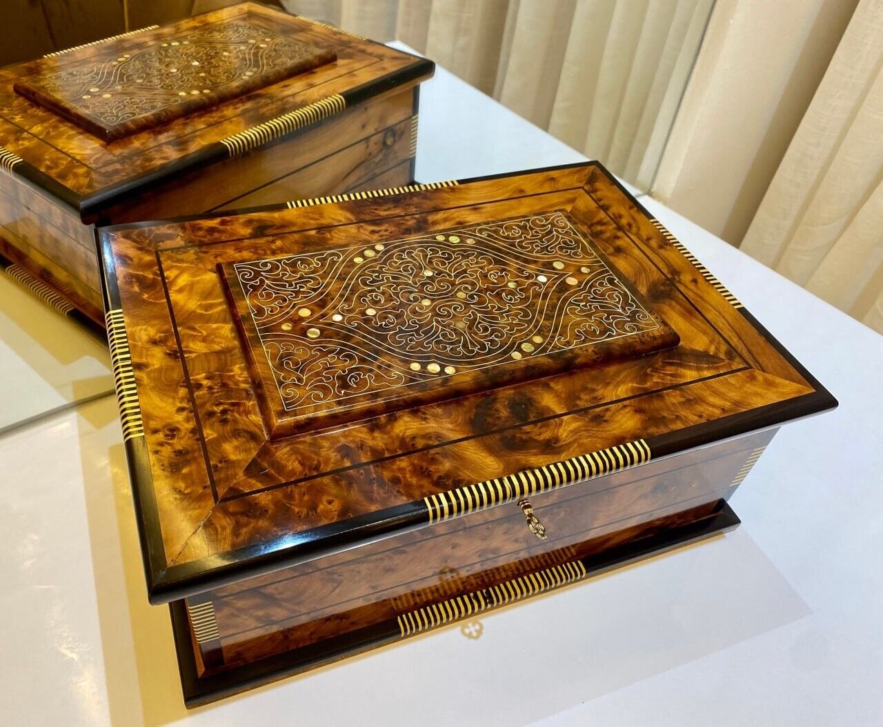 Luxury Moroccan Royal jewellery burl wooden box Organizer With Key Keepsake Box