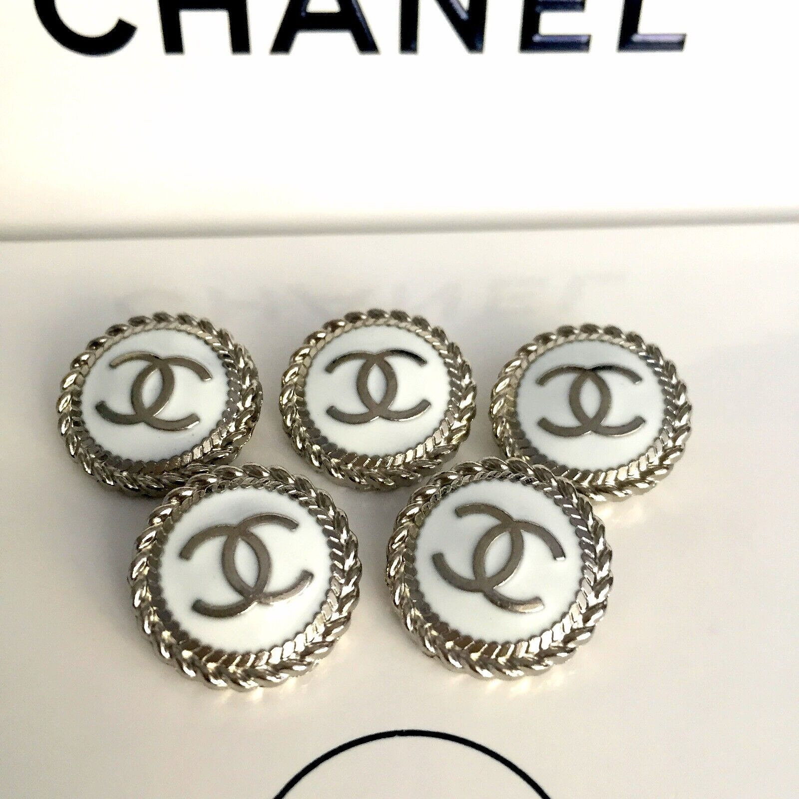 SET 8 Vintage 20 mm Chanel CC Stamped  Logo Silver tone Buttons 0,79 inch