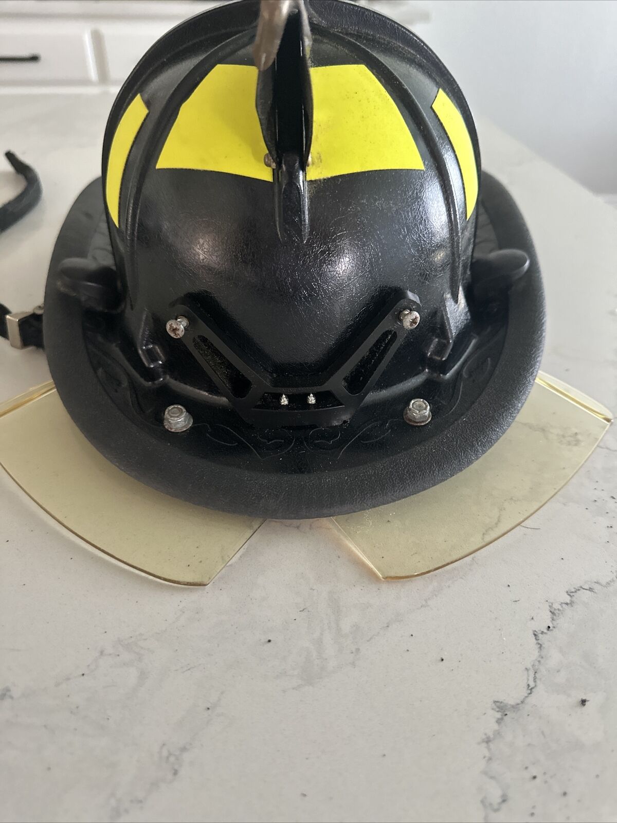 Cairns 880 Fire Helmet