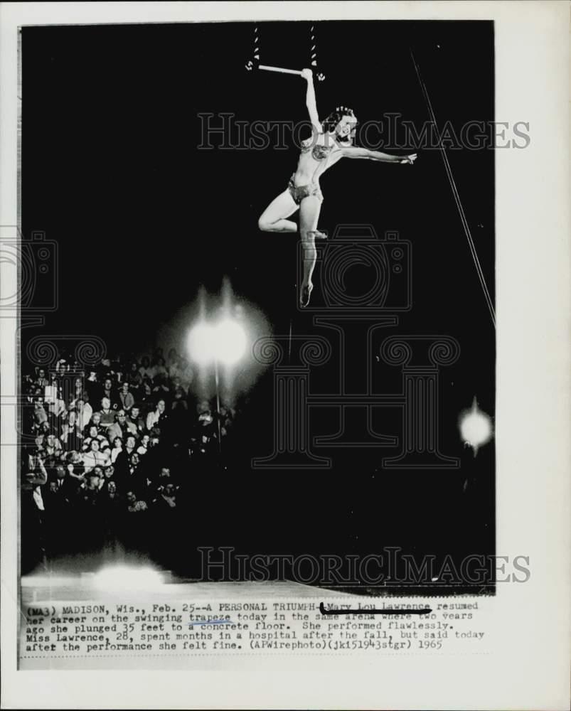 1965 Press Photo Mary Lou Lawrence resumes aerialist career in Madison, WI.