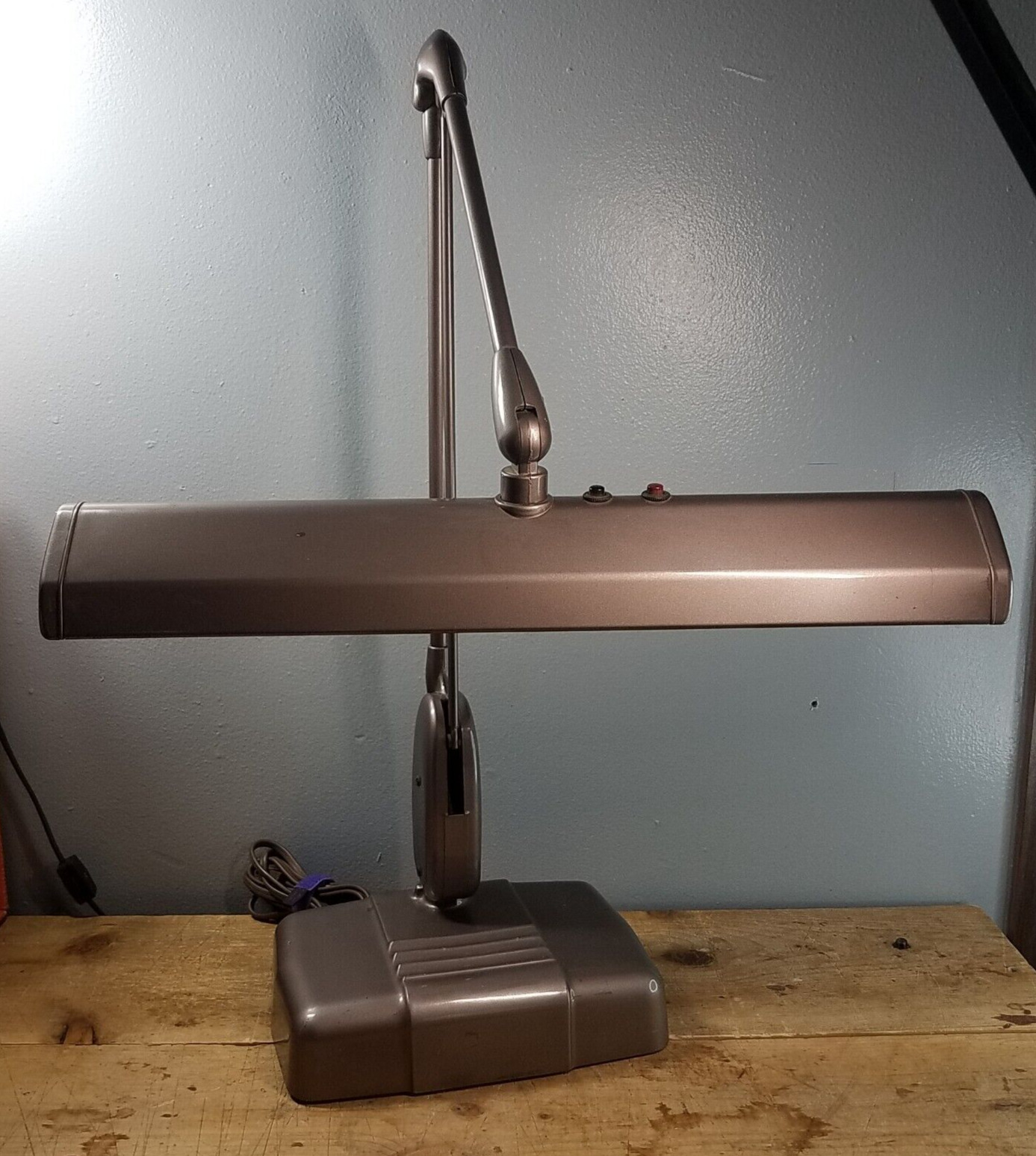 Vintage Dazor Floating Fixture Model 2324 Industrial Desk Drafting Lamp w/ Bulbs