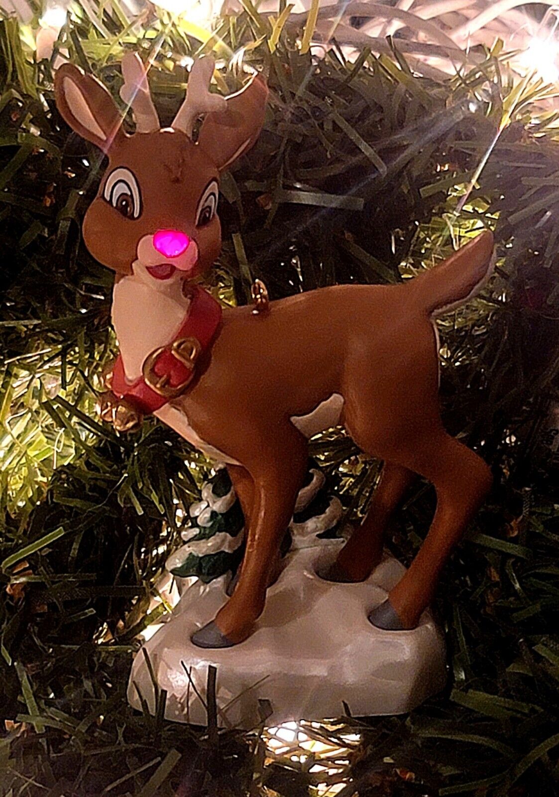 1996 Hallmark Rudolph Red Nosed Reindeer Magic Club Exclusive Christmas Ornament