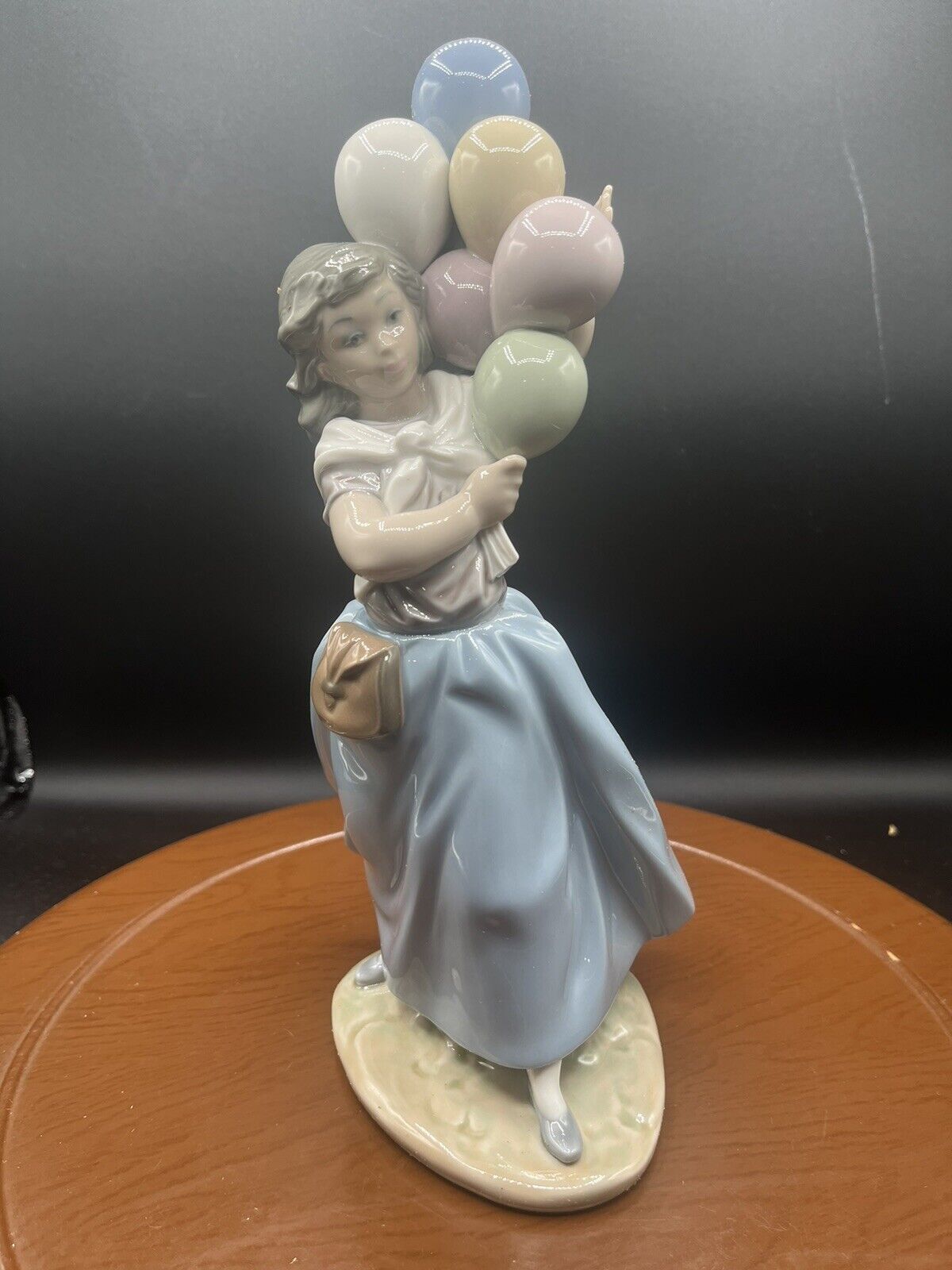 ~LLADRO #5141~Balloon Seller with Original Box~ Retired~ Excellent Condition~