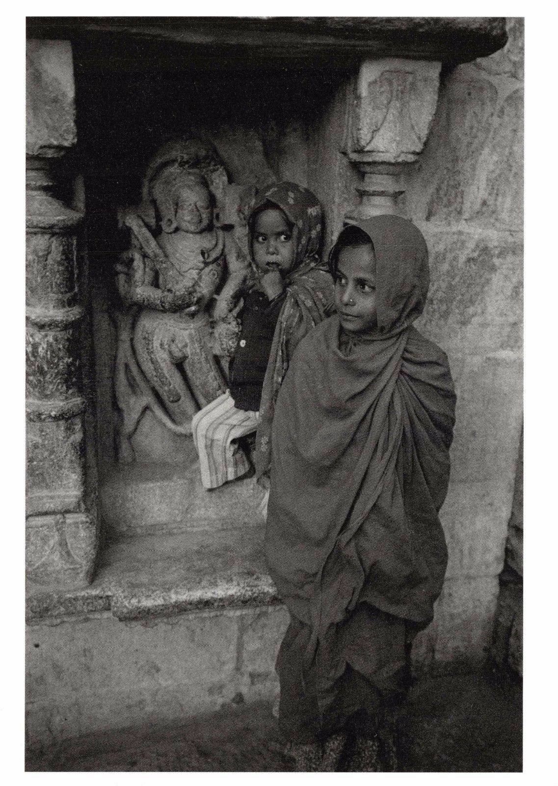 Postcard Temple Wall, Eklingji, Rajasthan, INDIA 1984 by Sam Tata BW49