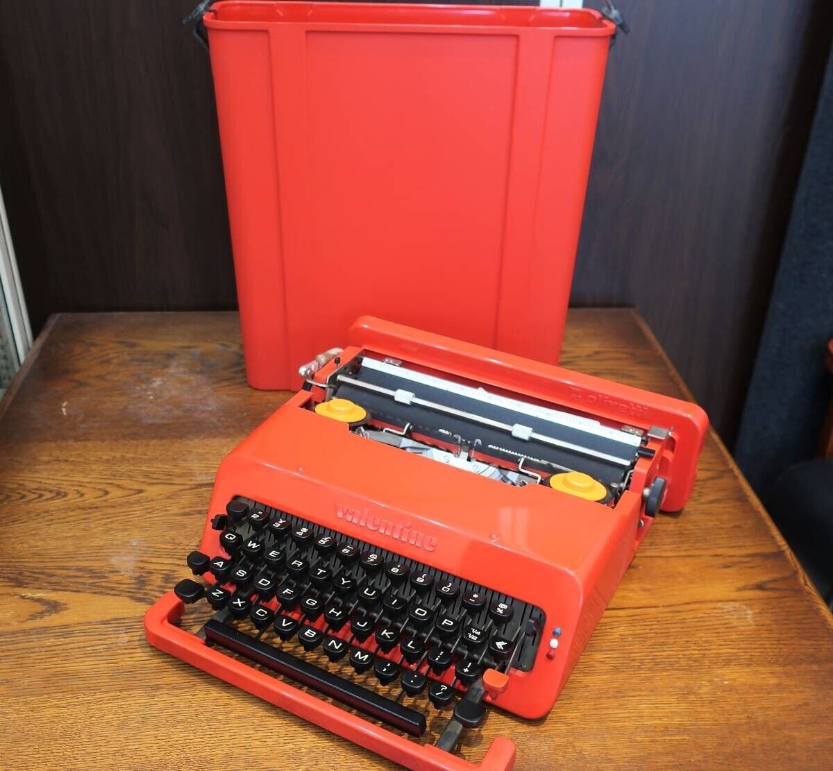 Olivetti Valentine Red Typewriter Vintage from japan Excellent F/S