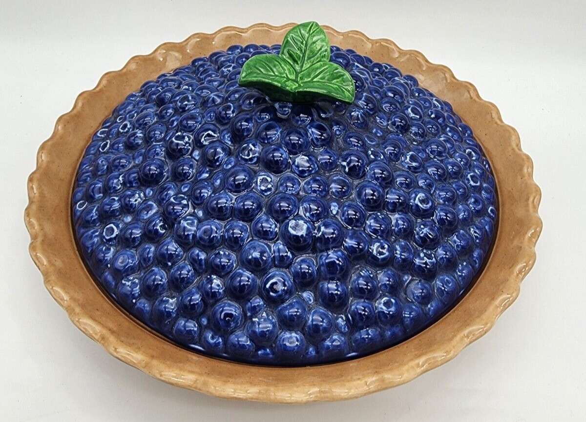 Vintage  Treasure Craft “Very Blueberry Pie” Dish Keeper Ceramic Lidded