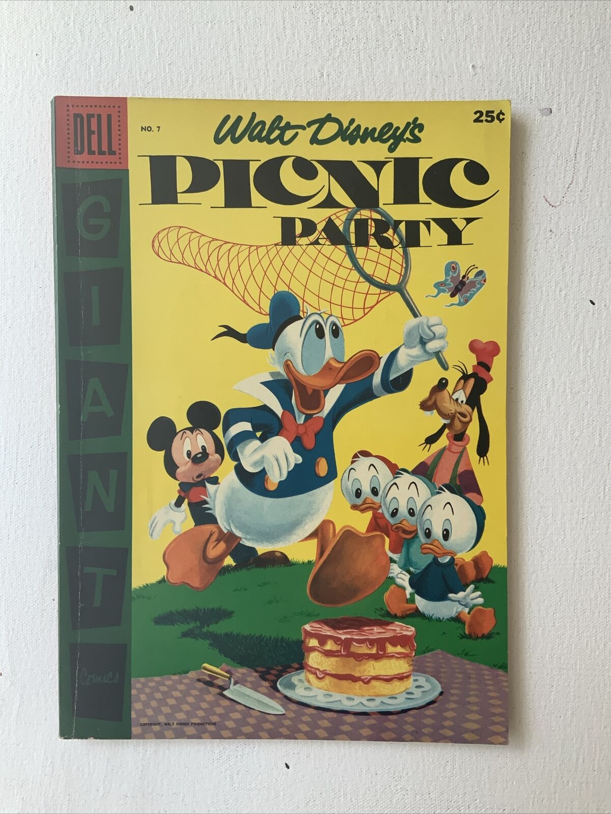 💥 Dell Giant Walt Disneys Picnic Party  7 1956 Glossy Bright Golden Age Fine