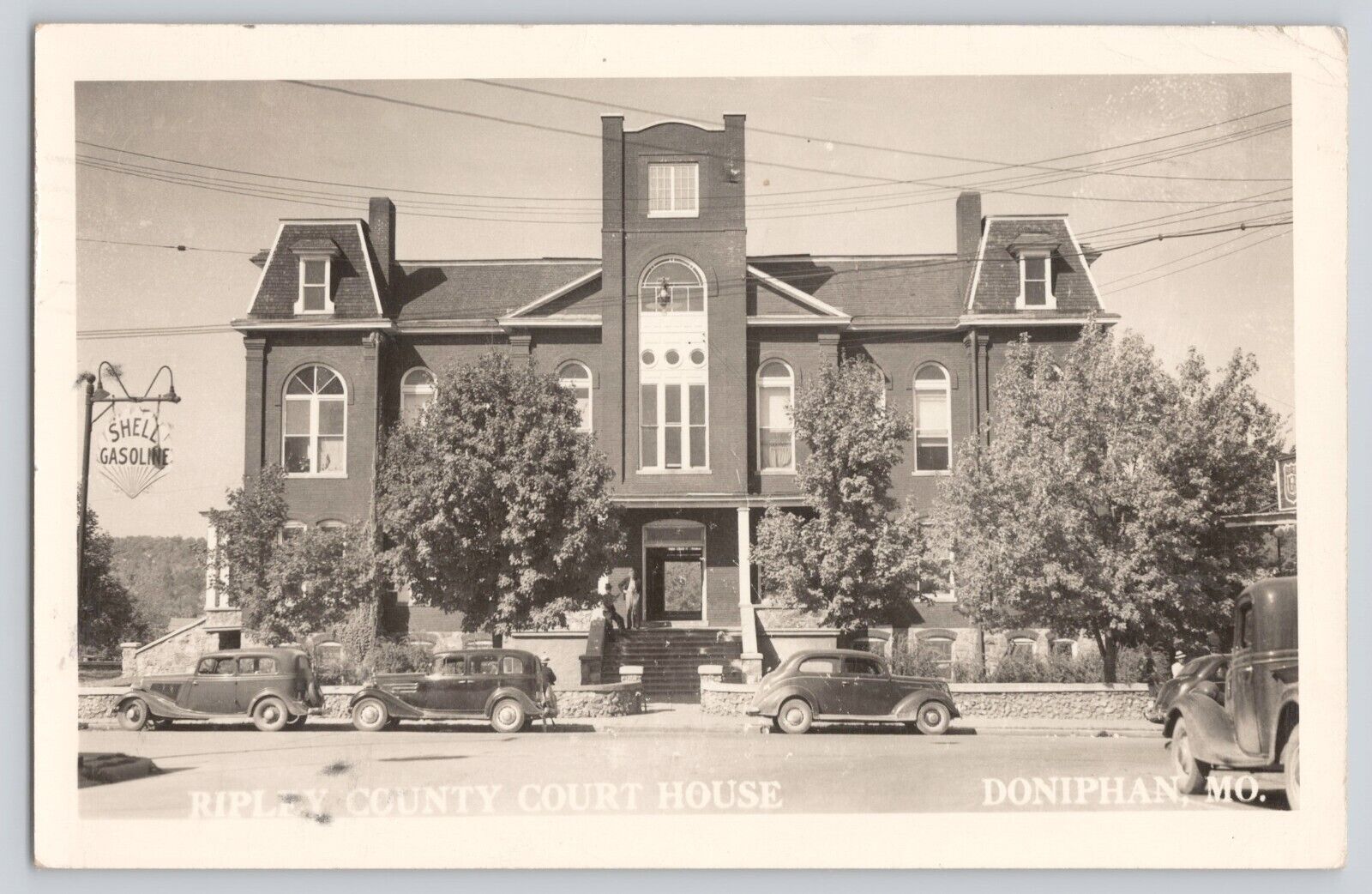 Postcard RPPC Photo Missouri Doniphan Ripley County Court House Vintage Car 1947