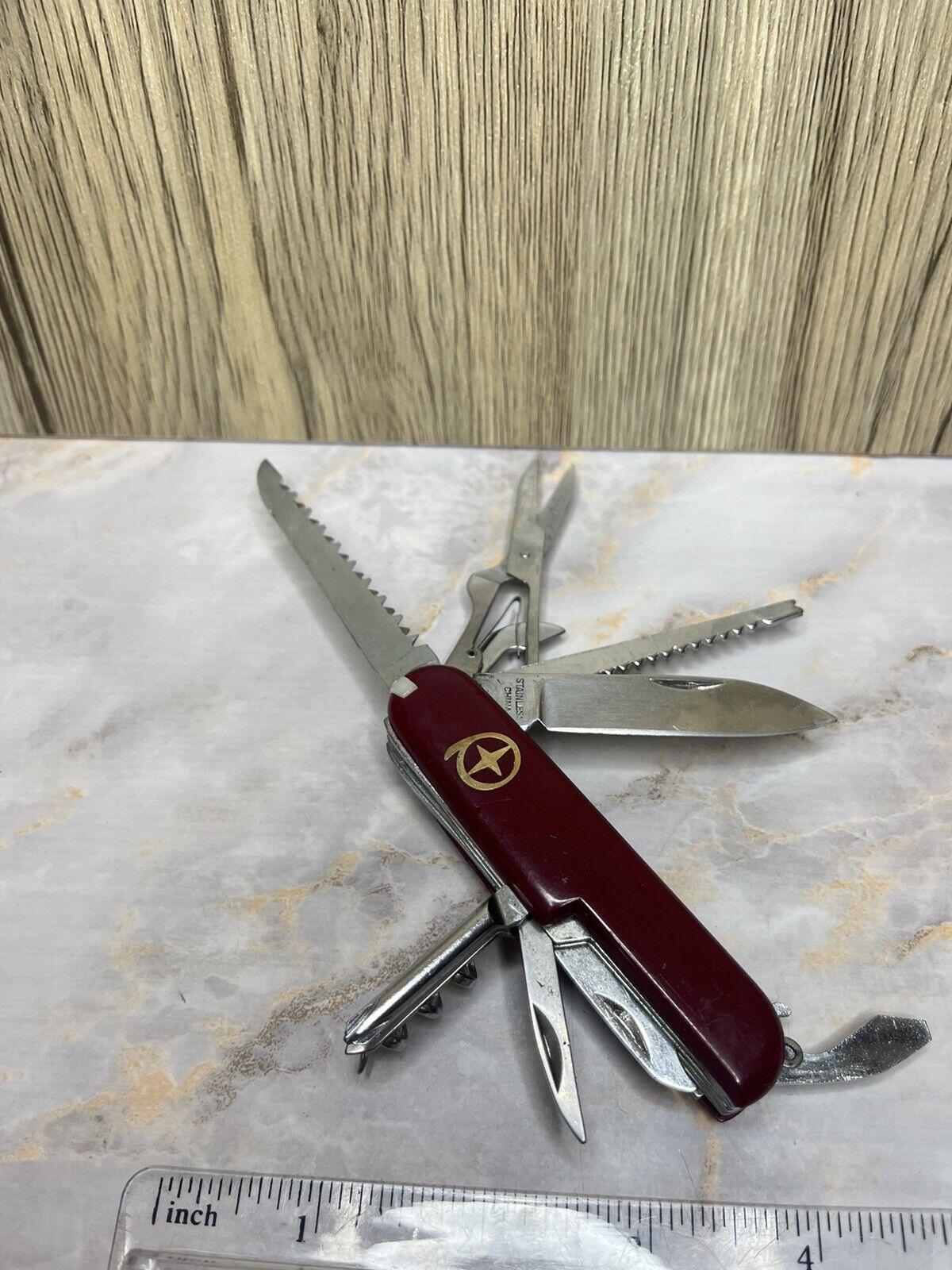 Victorinox 56381 3.5 inch Pocketknife - Red