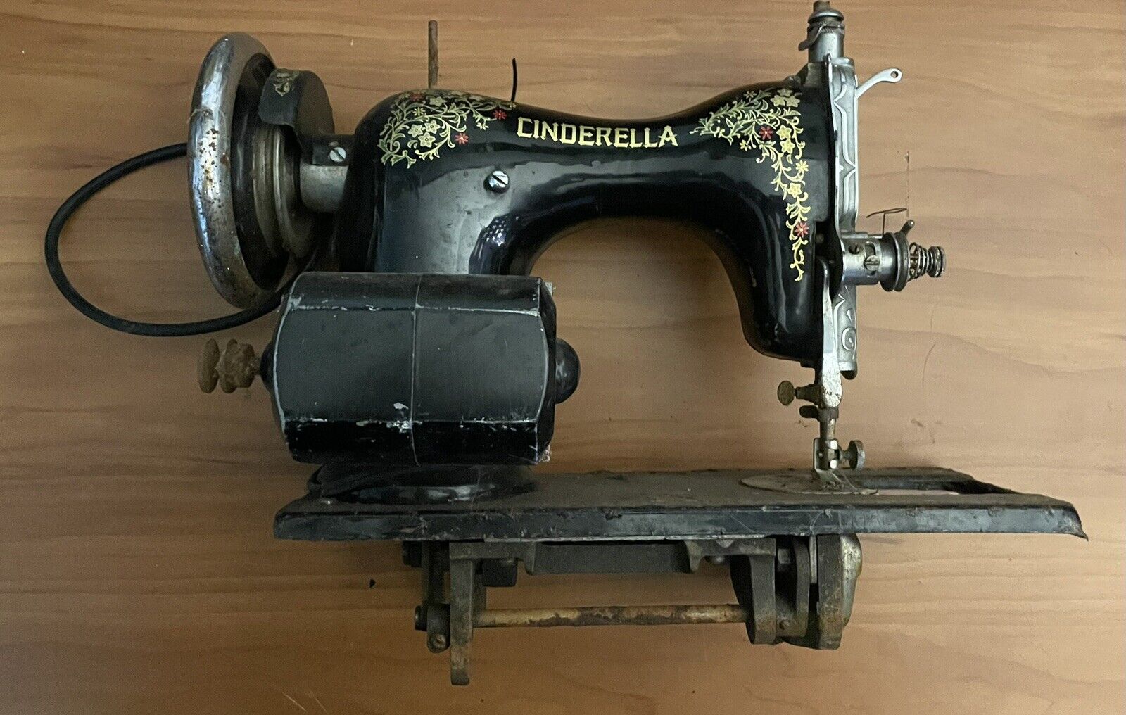 Vintage Cinderella Sewing Machine