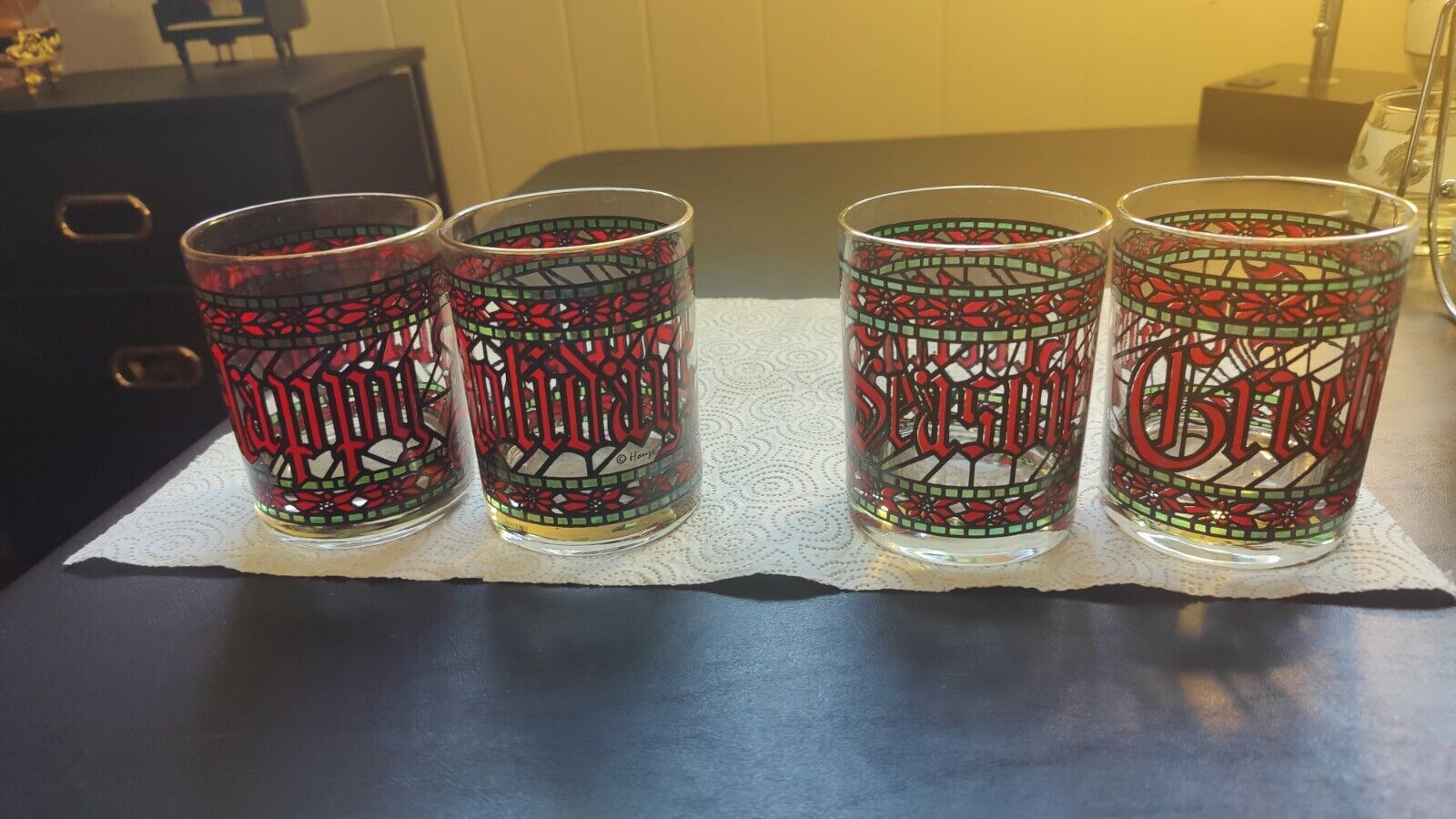 VTG Lot of 4 Houze Seasons Greetings Happy Holidays Glass Tumbler Stained Glass