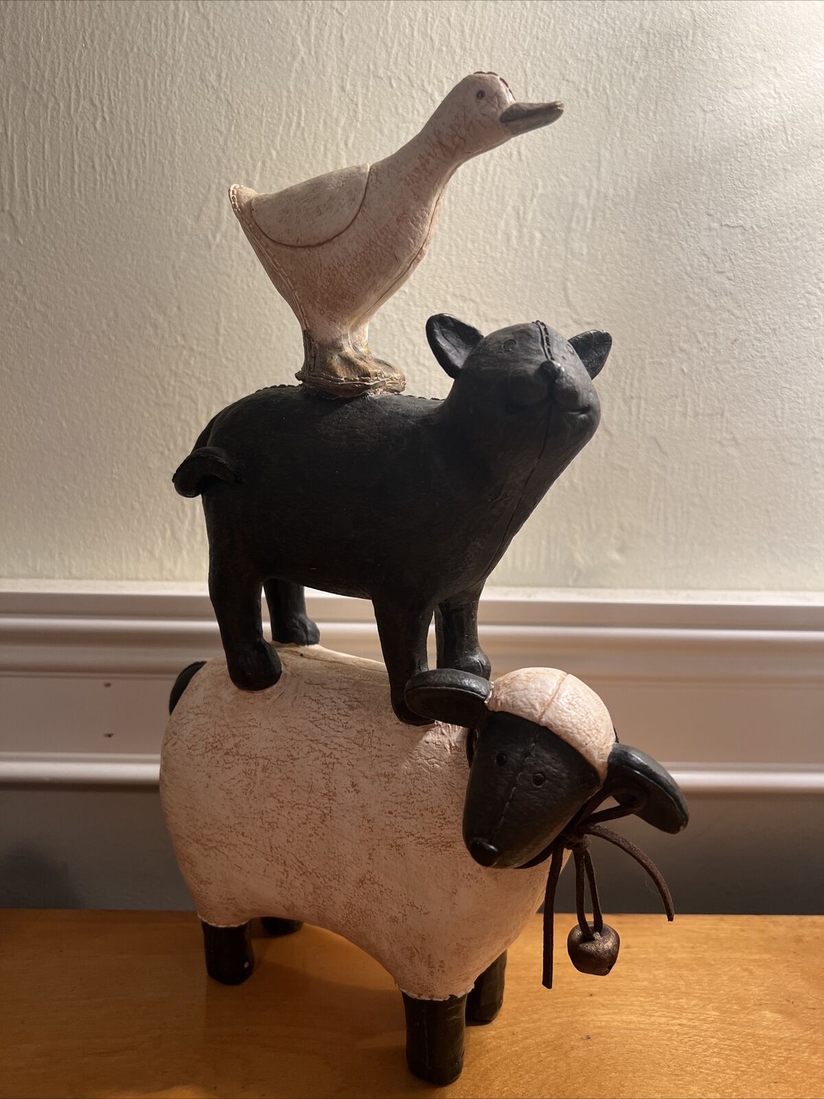 VTG Folk Art/Country Hand Painted Totem Farm Figurine /Sheep/Dog Or Pig/Duck