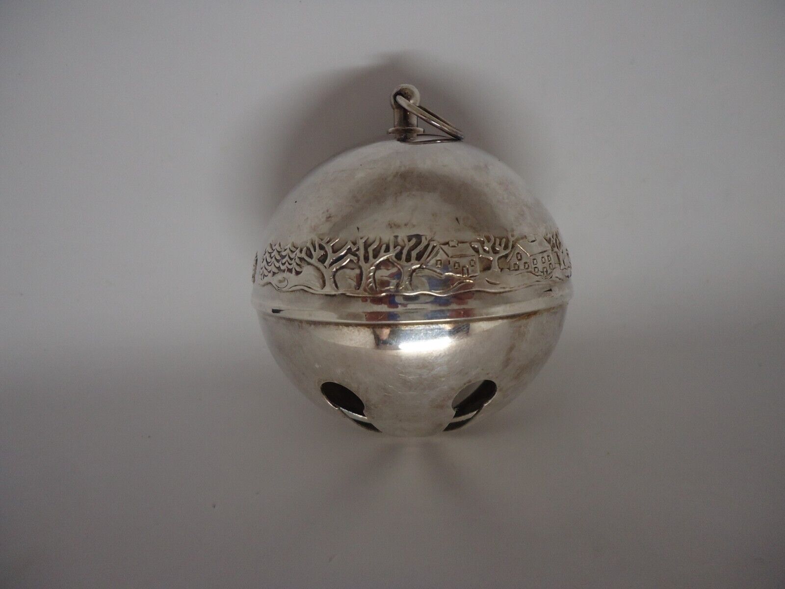 1979 9th Wallace Annual Edition Silverplate Bells Christmas Ornament
