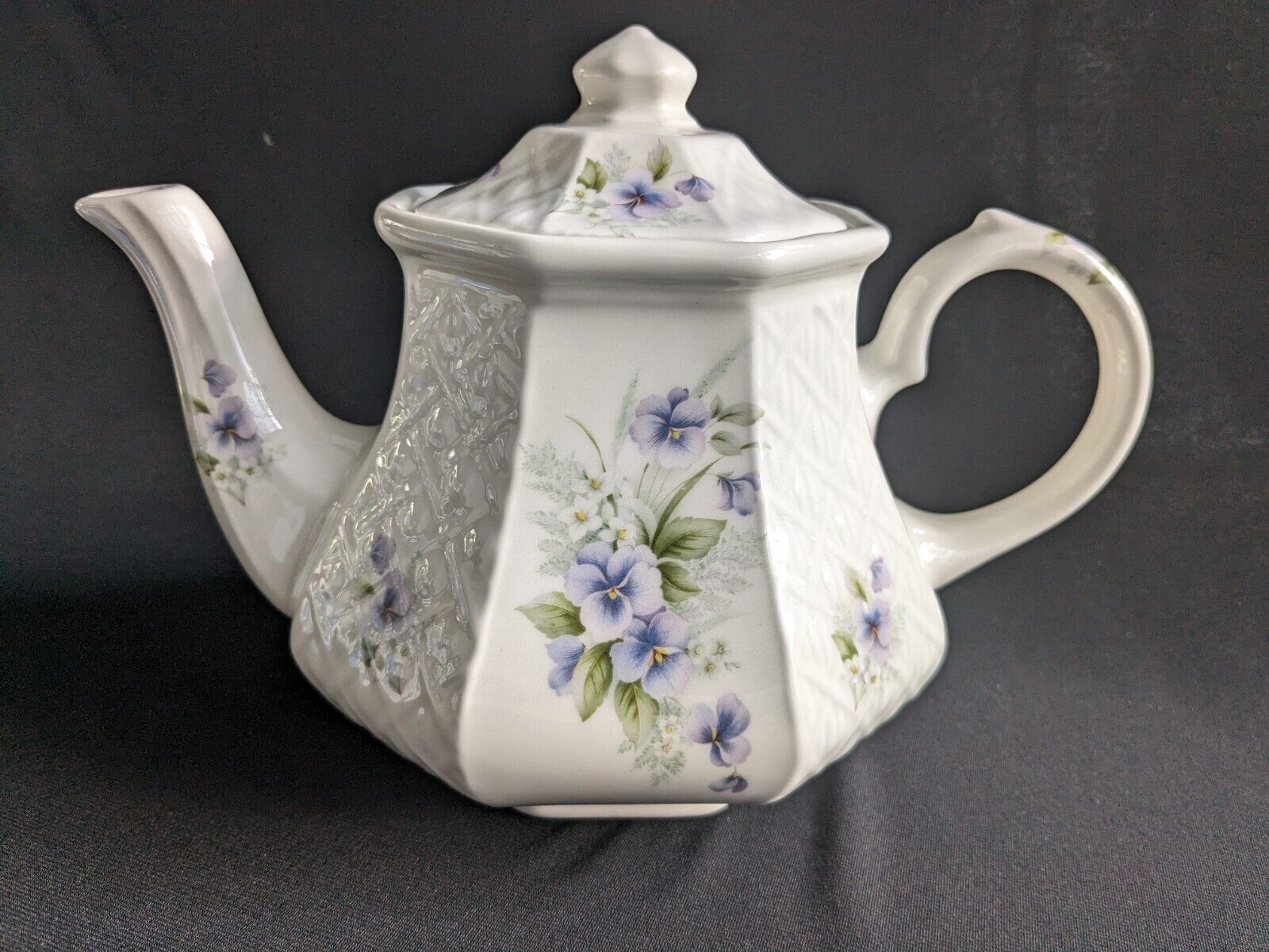 Vtg Sadler Octagonal Violet  Floral Teapot Windsor England Victorian Violets