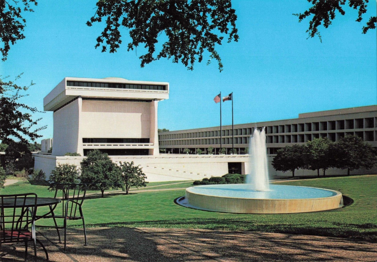 Austin TX Texas, Lyndon Baines Johnson Library & Museum, Vintage Postcard