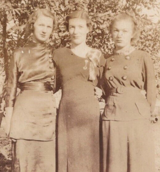 3V Photograph Group Of 3 Pretty Women Black Dresses Lovely Ladies 1920-30's