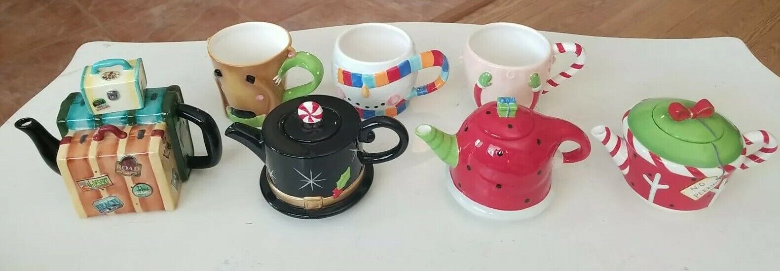  Robin Roderick lot tea pot, cups. NO PEEKING  6 pcs collection. 