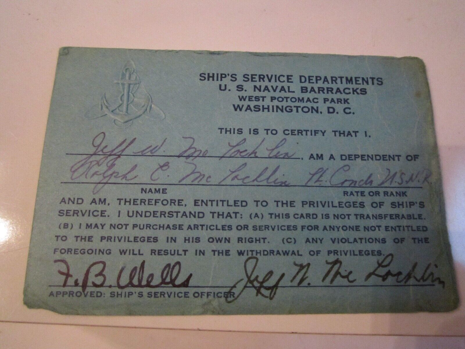 1940'S U.S. NAVAL BARRACKS SHIP'S SERVICE DEPARTMENT I.D. CARD - BOX S