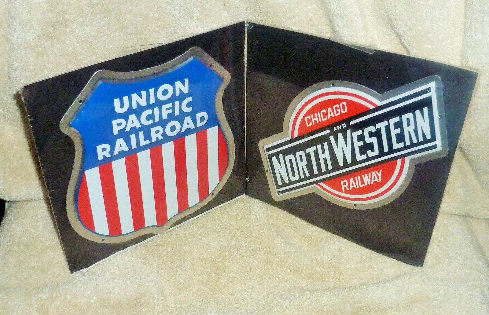 Set x 2 - Union Pacific & Northwestern Micro Scale Die Cut Embossed Metal Signs