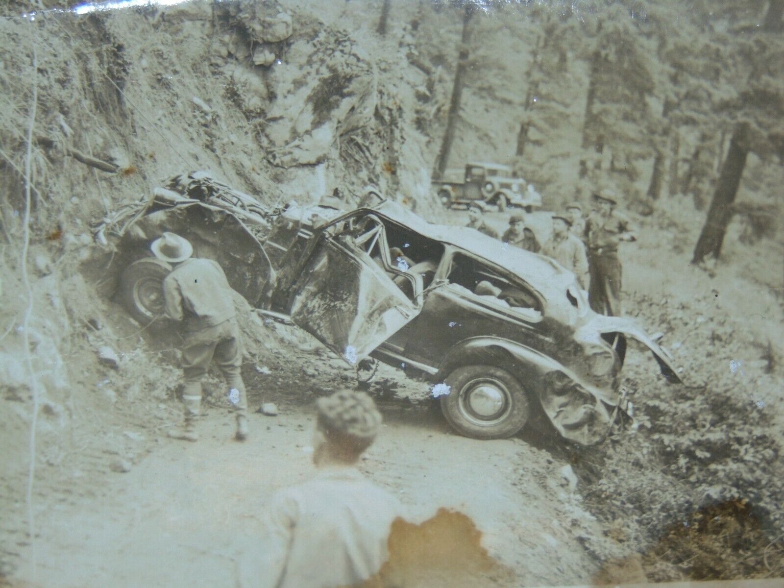 ORIGINAL CIRCA 1940 PHOTOGRAPH OF AUTOMOBILE ACCIDENT