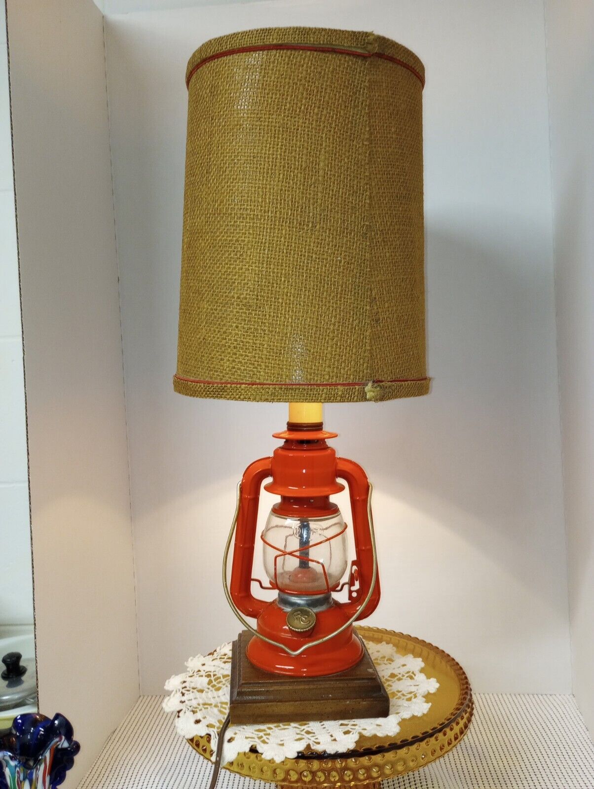 Vintage Red Ranch Craft (RC) Dietz Globe Lantern Lamp Light Works W/ Orig Shade
