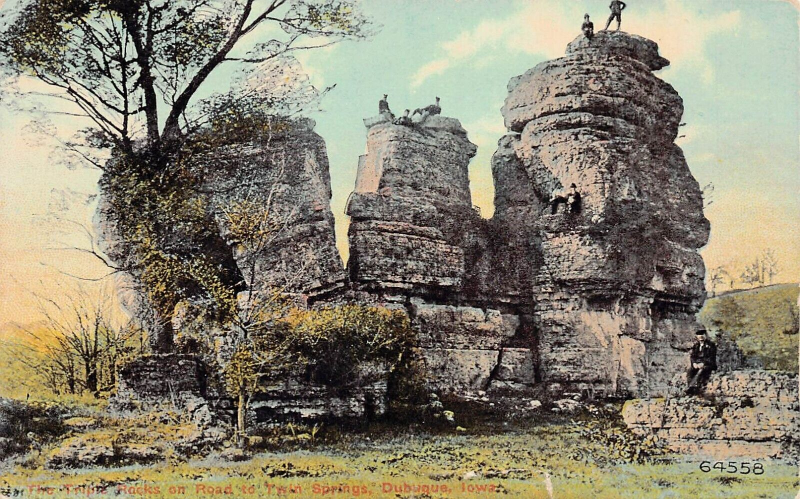Heritage Trail Dubuque IA Iowa Twin Springs Park Rock Formation Vtg Postcard A44