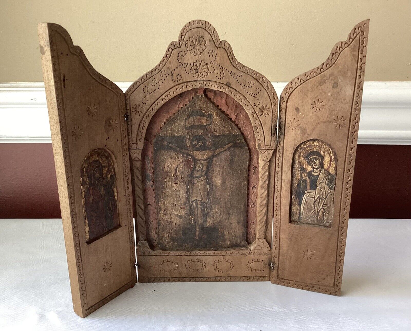 Antique Wood Triptych, Crucifixion Of Jesus & Archangels/ Christian Travel Icon
