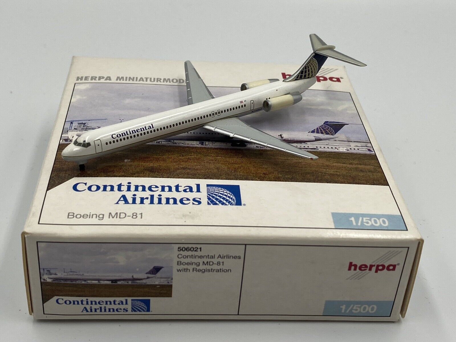 HERPA WINGS (506021) 1:500 CONTINENTAL AIRLINES BOEING MD-81 BOXED 