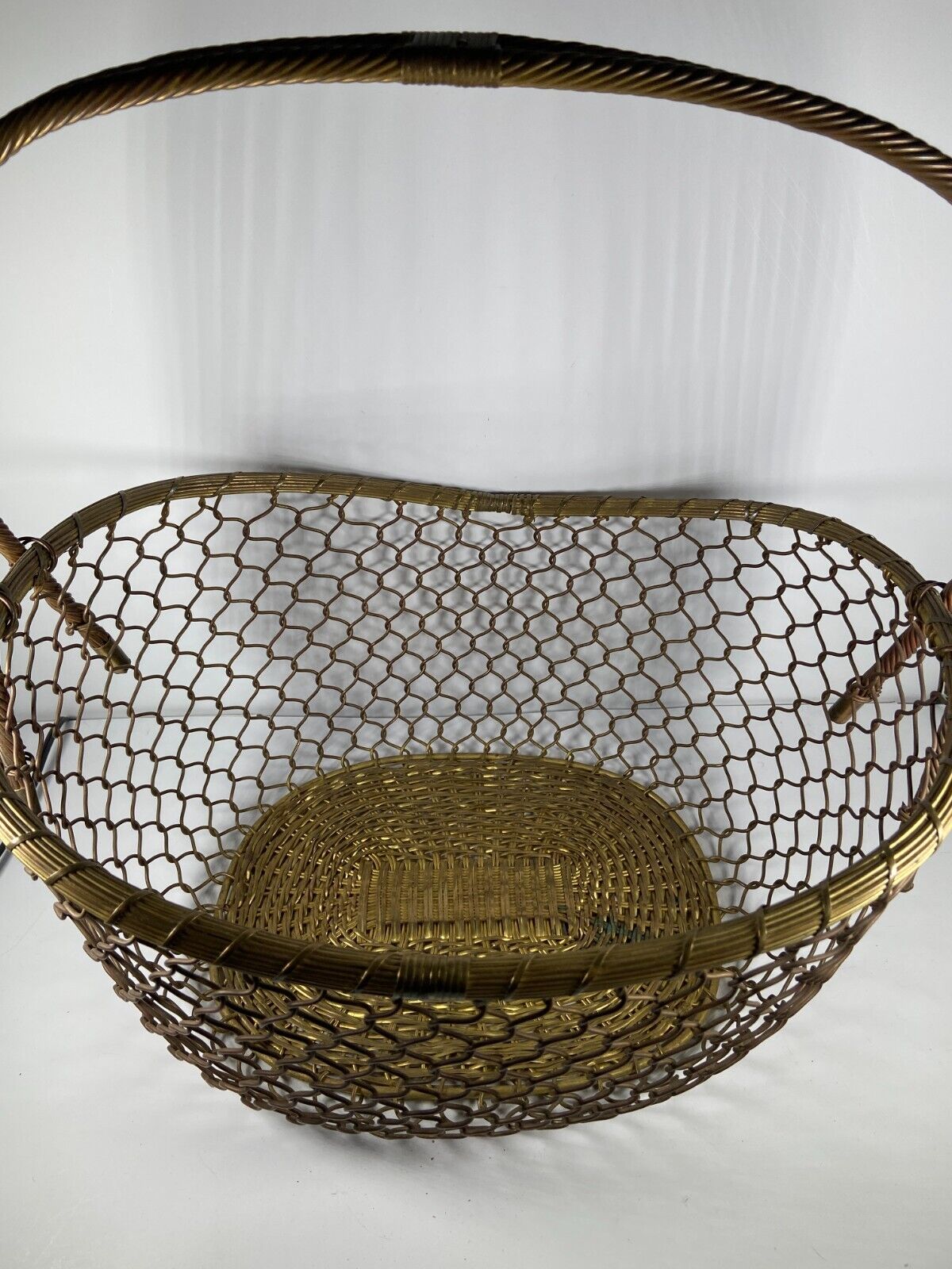 VTG Woven Brass Oval Basket w Handle Handcrafted Decorative Crafts #3402 India