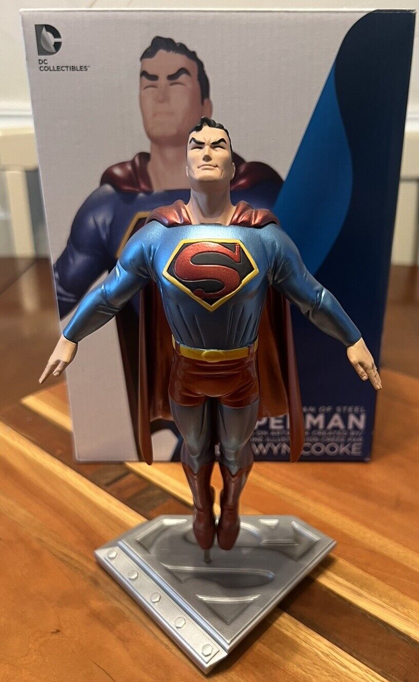 Superman THE MAN OF STEEL Dc Collectibles 9” Statue Darwyn Cooke 399/5200 New