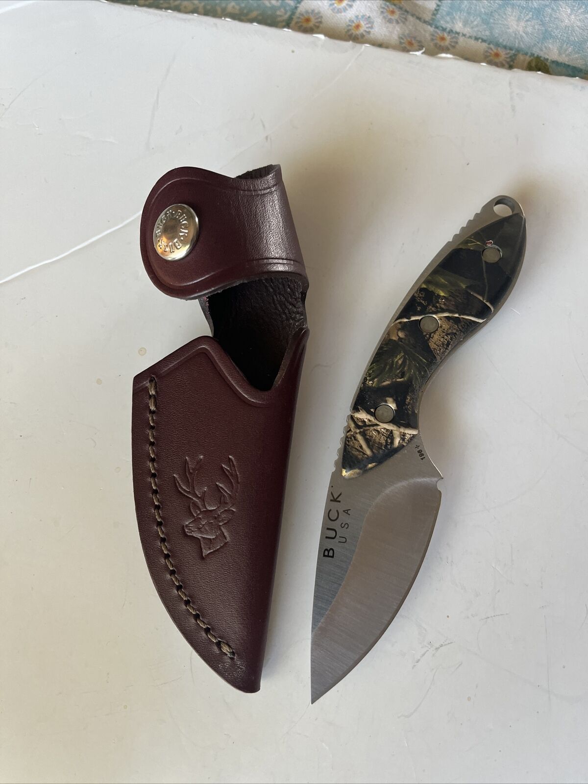 Buck knife 196, S30V,with Sheath.