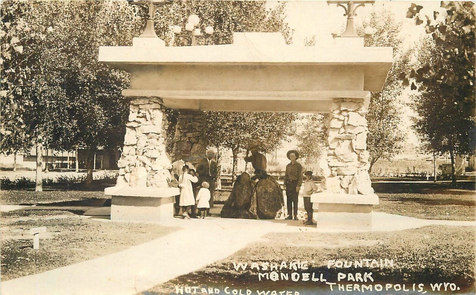 Postcard RPPC 1917 Wyoming Thermopolis Washakie Fountain Mondell Park 23-12287