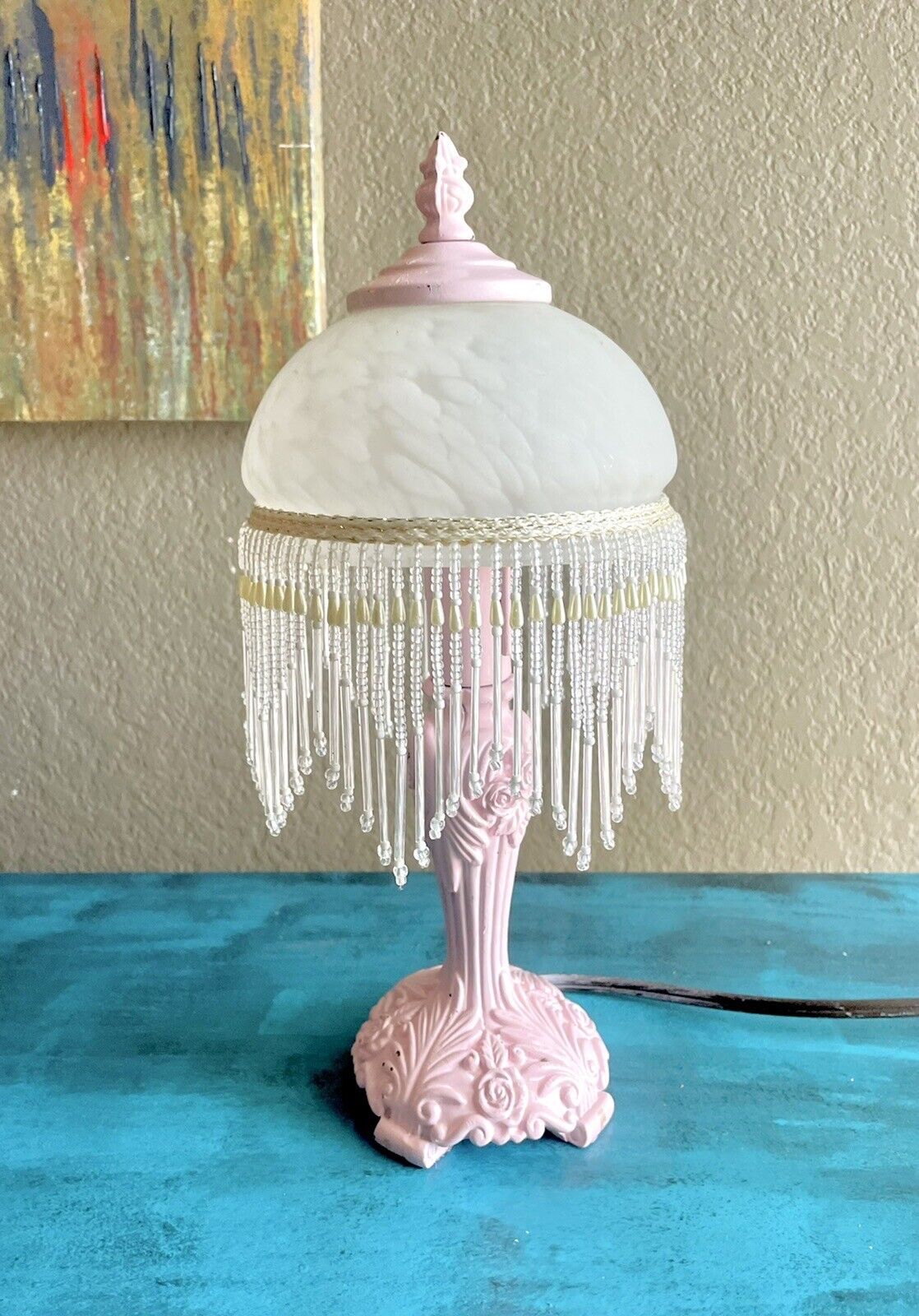 Vintage Victorian style Decorative Pink Metal Lamp w/ Glass Shade 