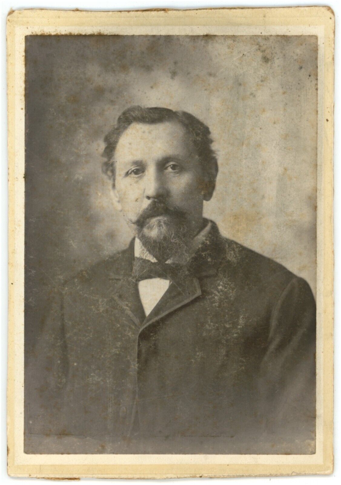 CIRCA 1880\'S CABINET CARD Featuring Handsome Older Man Goatee Beard Suit & Tie