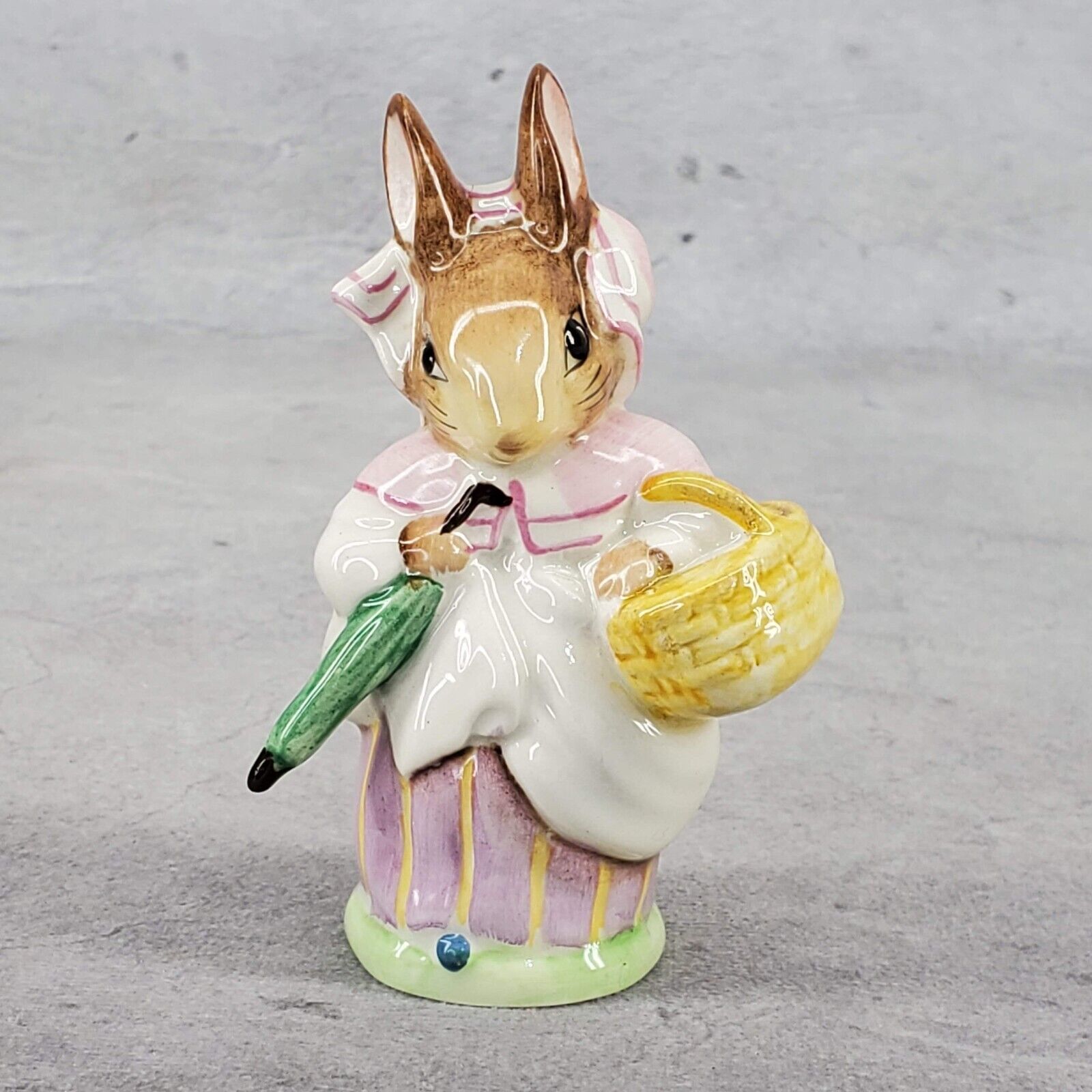 Vintage Rare Beswick England Beatrix Potter Mrs. Rabbit Figurine #1200 1971