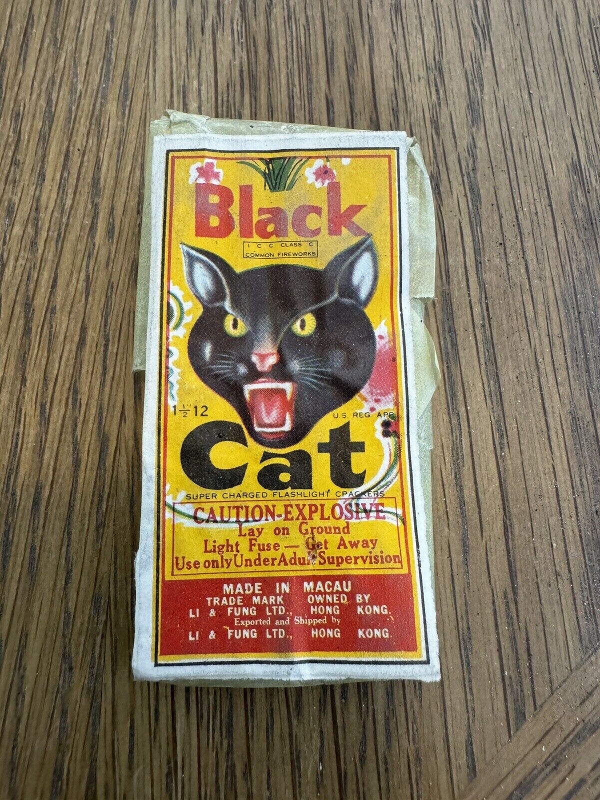 1970s BLACK CAT paper Gr LABEL firecracker firework packaging LI & FUNG 1-1/2 12