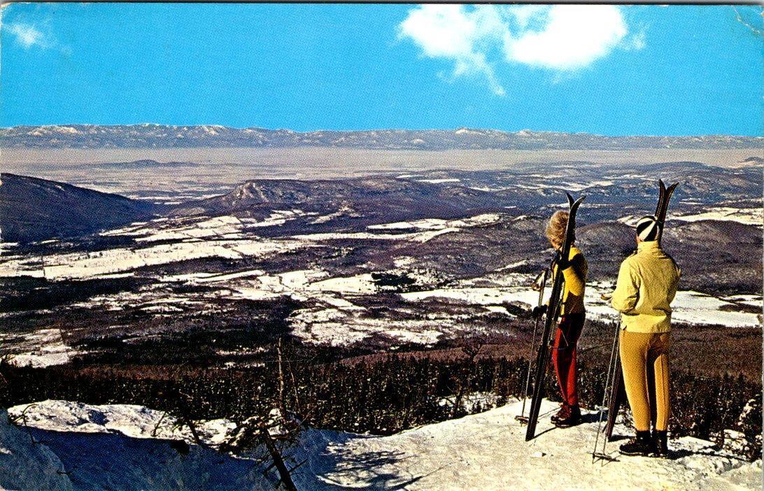 Warren, VT Vermont  SKIERS~MOUNTAIN TOP~SUGARBUSH VALLEY SKI AREA 1961 Postcard