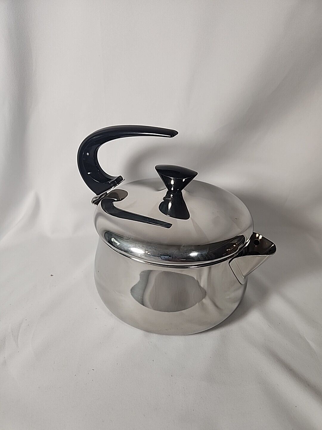 Farberware Tea Kettle Model 762 Stainless Steel Swoop Handled MCM Vintage NIB