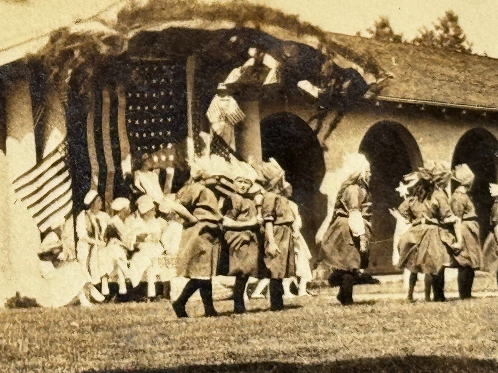 2H Photograph 1917 May Day School Children Celebration American Flag Girls 
