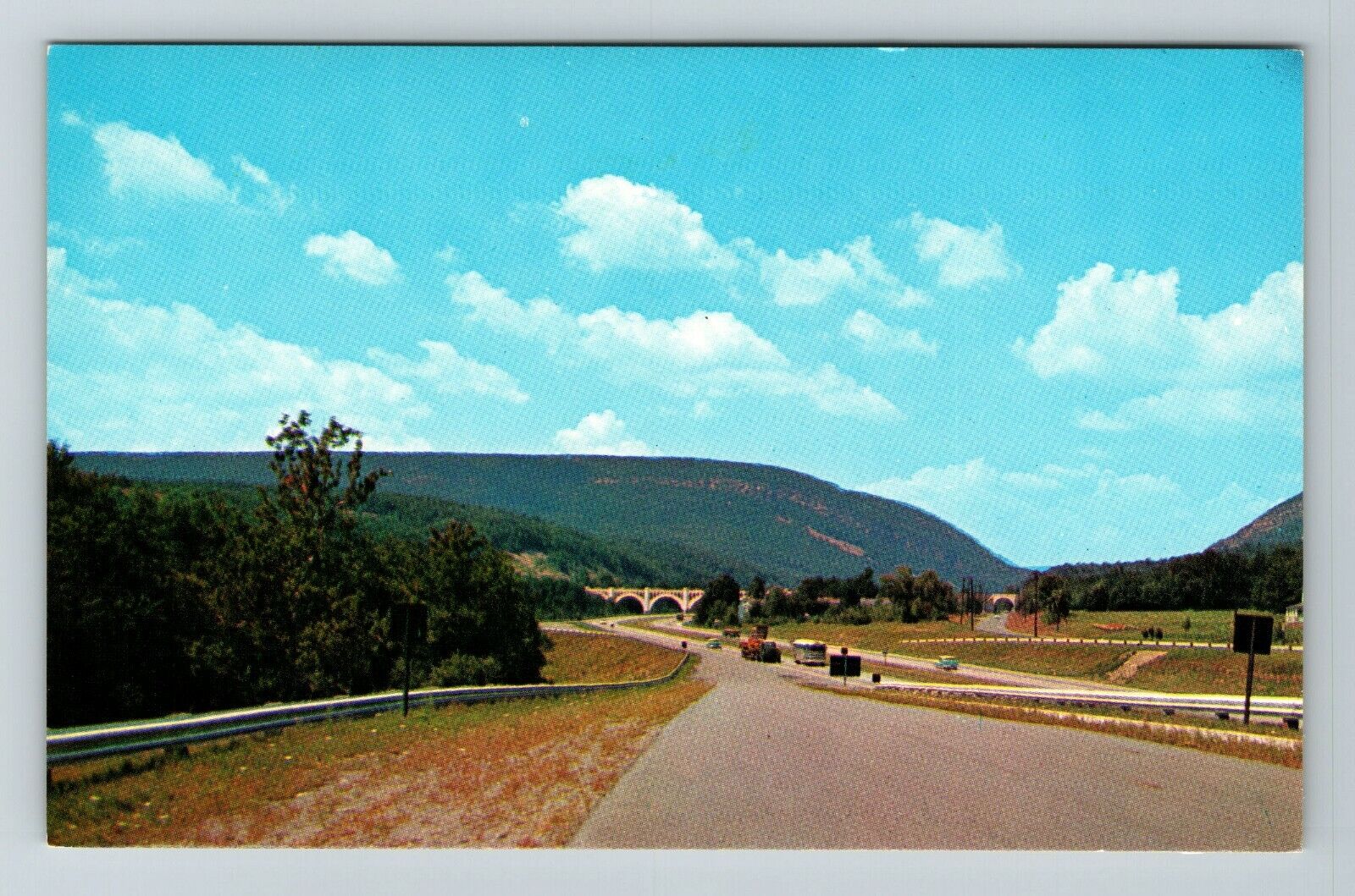 Pocono Mountains PA-Pennsylvania Delaware Water Gap  Vintage Souvenir Postcard