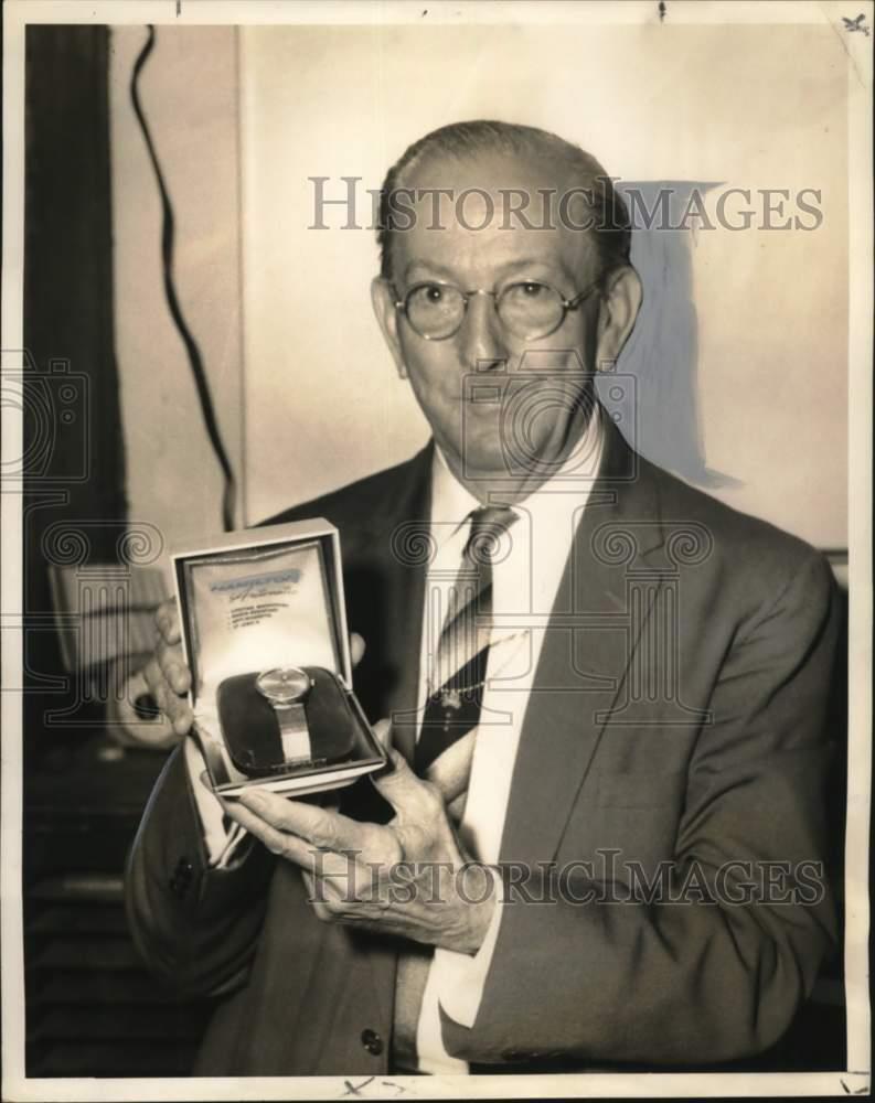 1964 Press Photo John Weiss with Watch at Franklin Printing Co. Retirement Party