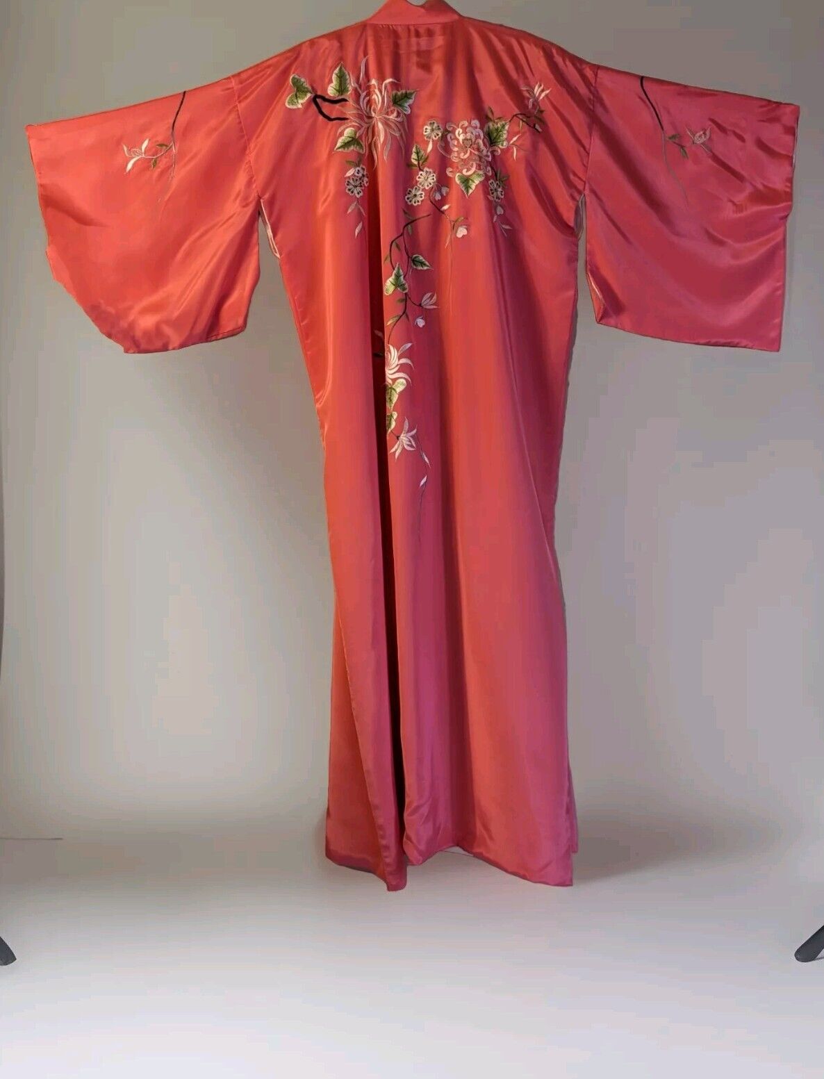 Vintage Japanese Kimono OSFM Pink Embroidered Flowers White Lining Satin or Silk