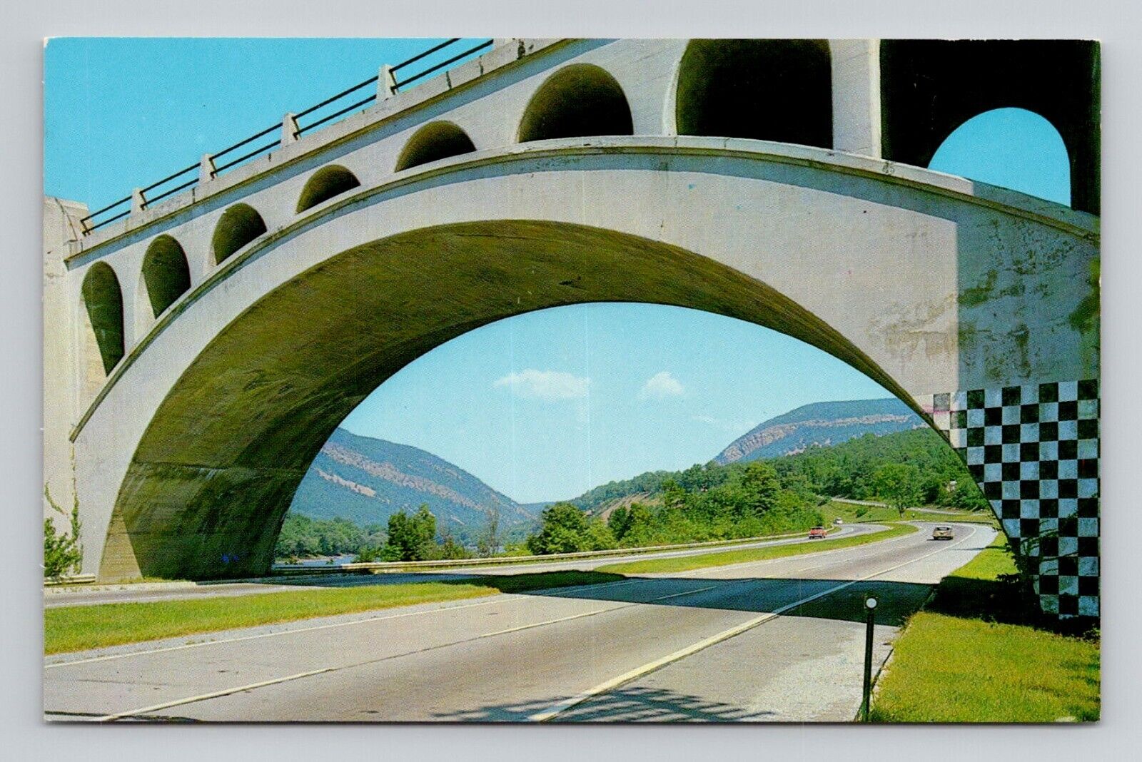 Postcard Highway 80 Overpass Delaware Water Gap Pennsylvania, Vintage Chrome N19