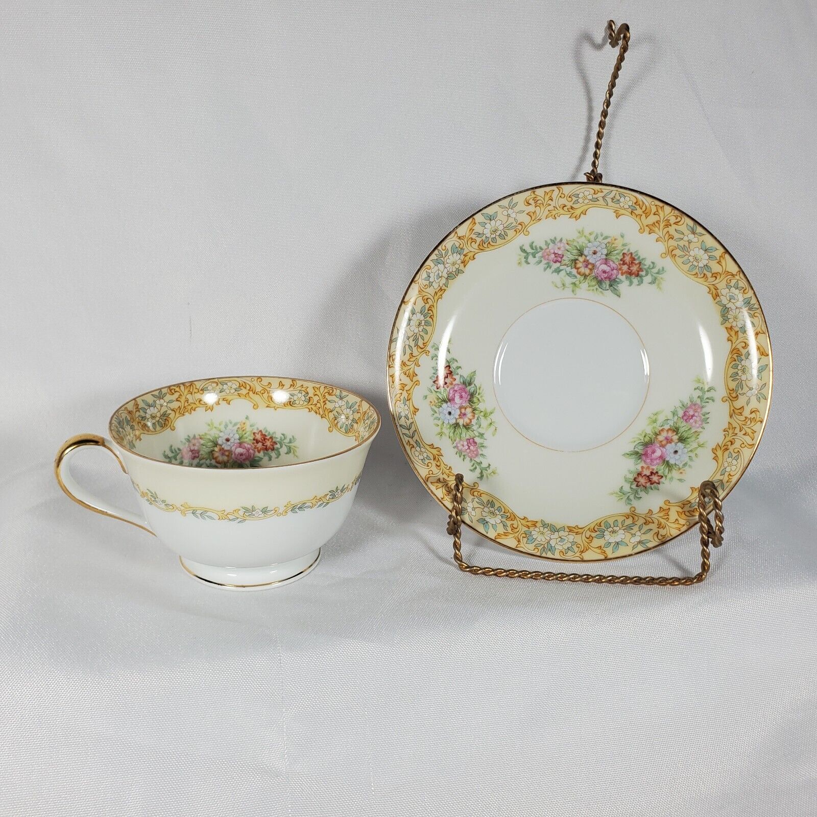 Noritake Tea Cup and Saucer Set Bone China Made in Japan Vines and Wildflowers