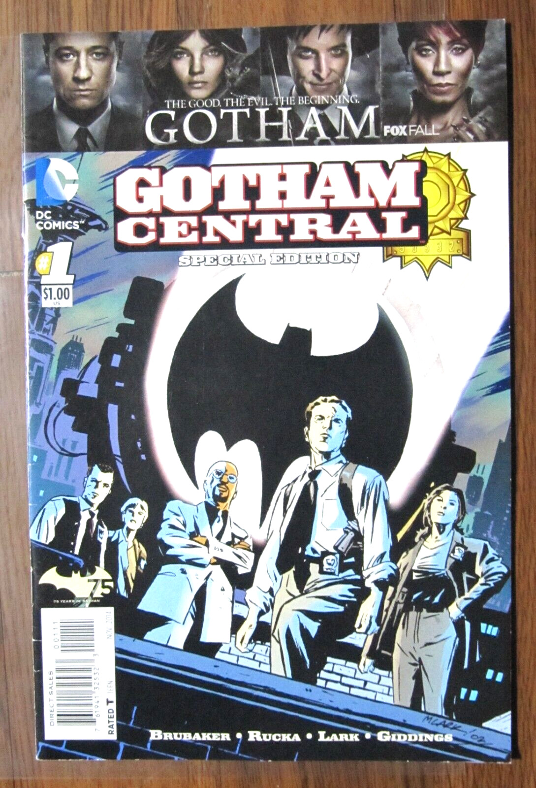 GOTHAM CENTRAL #1 - 2003 DC COMIC - BRUBAKER - HBO SHOW - BAGGED - NEW