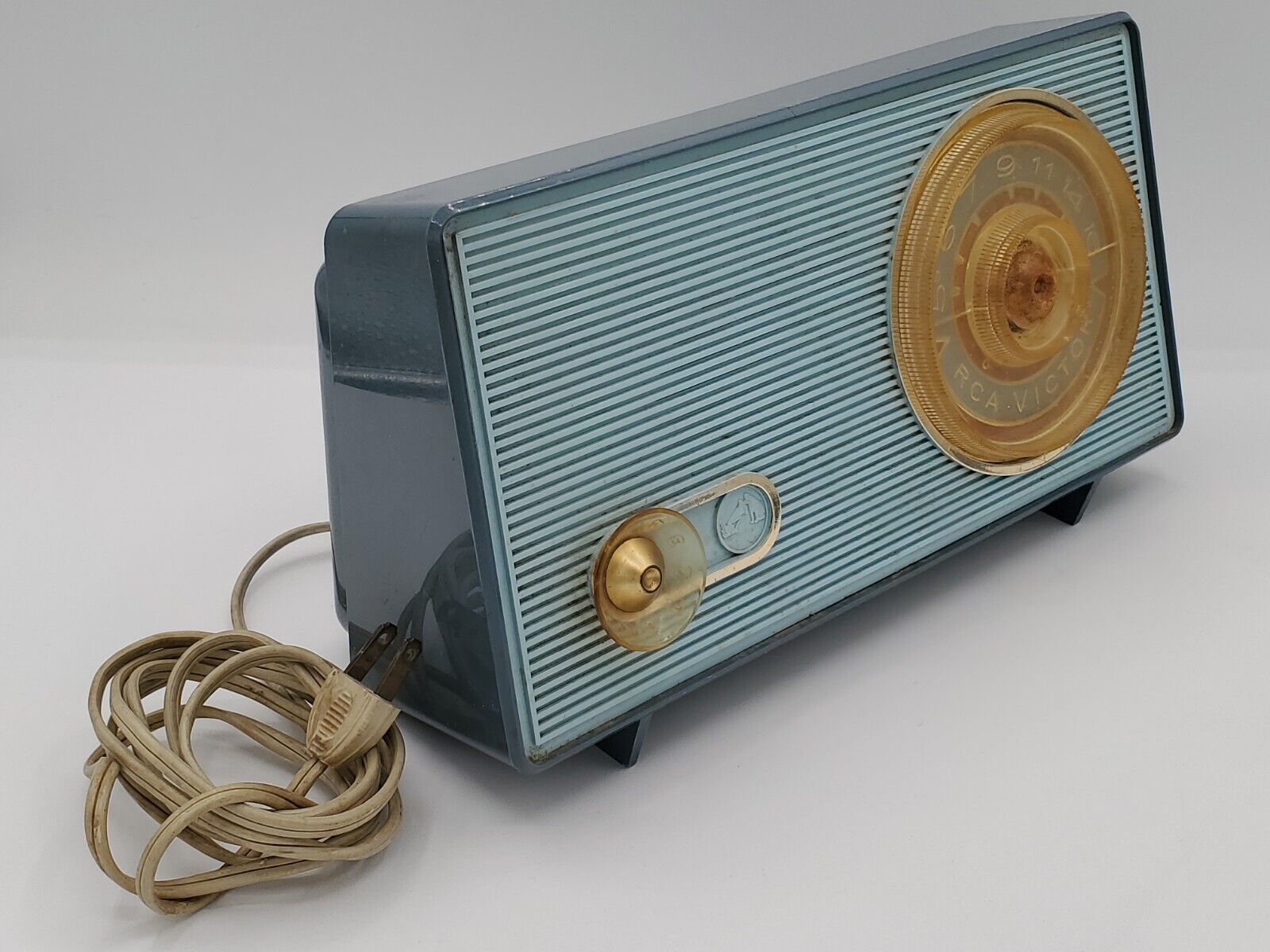 Vintage 1961 RCA Victor Broadcast Band Radio Vacuum Tubes Model 1-RA-42 - WORKS