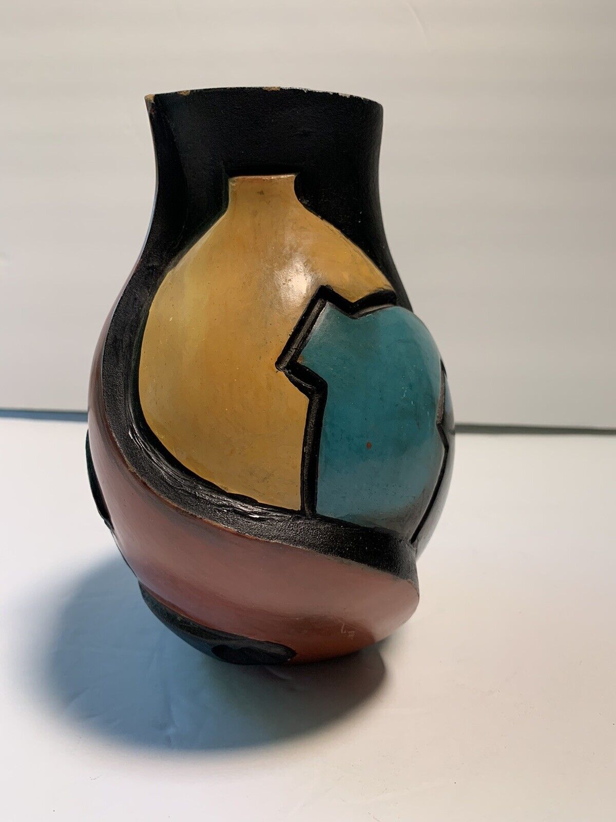 Vintage Roger Crisanto Handmade Carved  Peru Colorful Sculpture Vase ~ 7.25