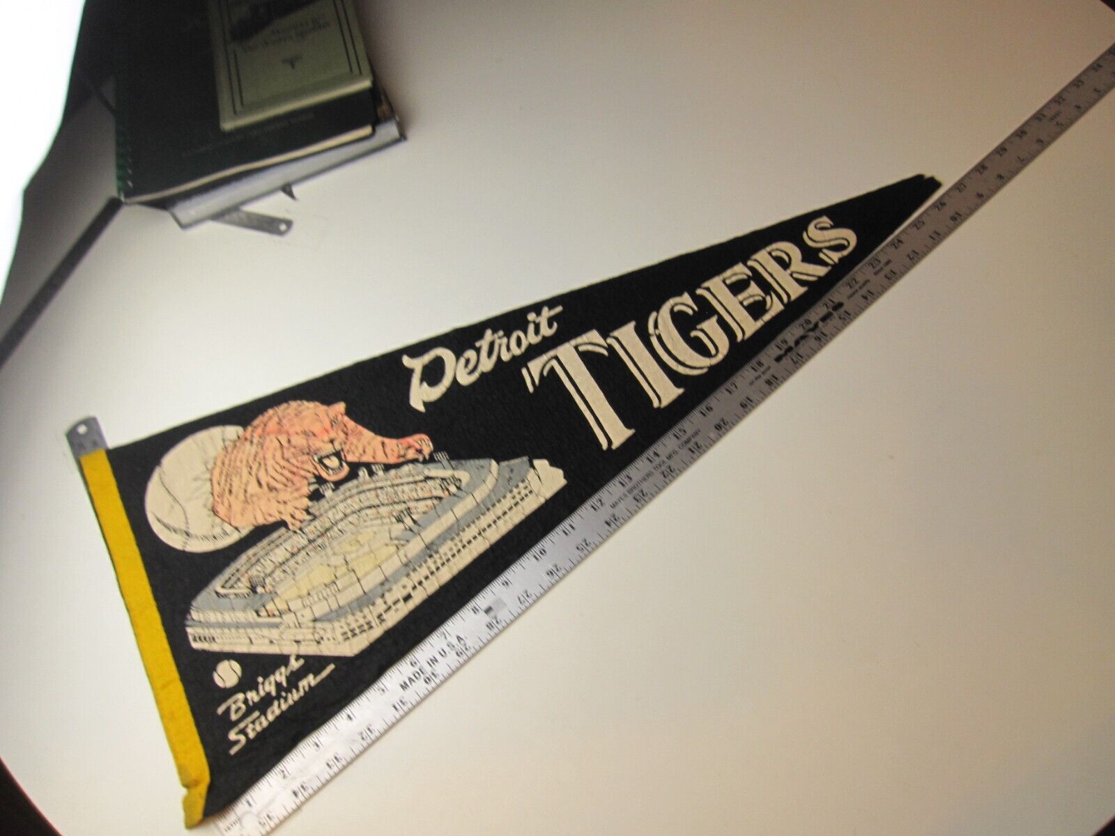 Vintage Felt Detroit Tigers Briggs Stadium Pennant BIS